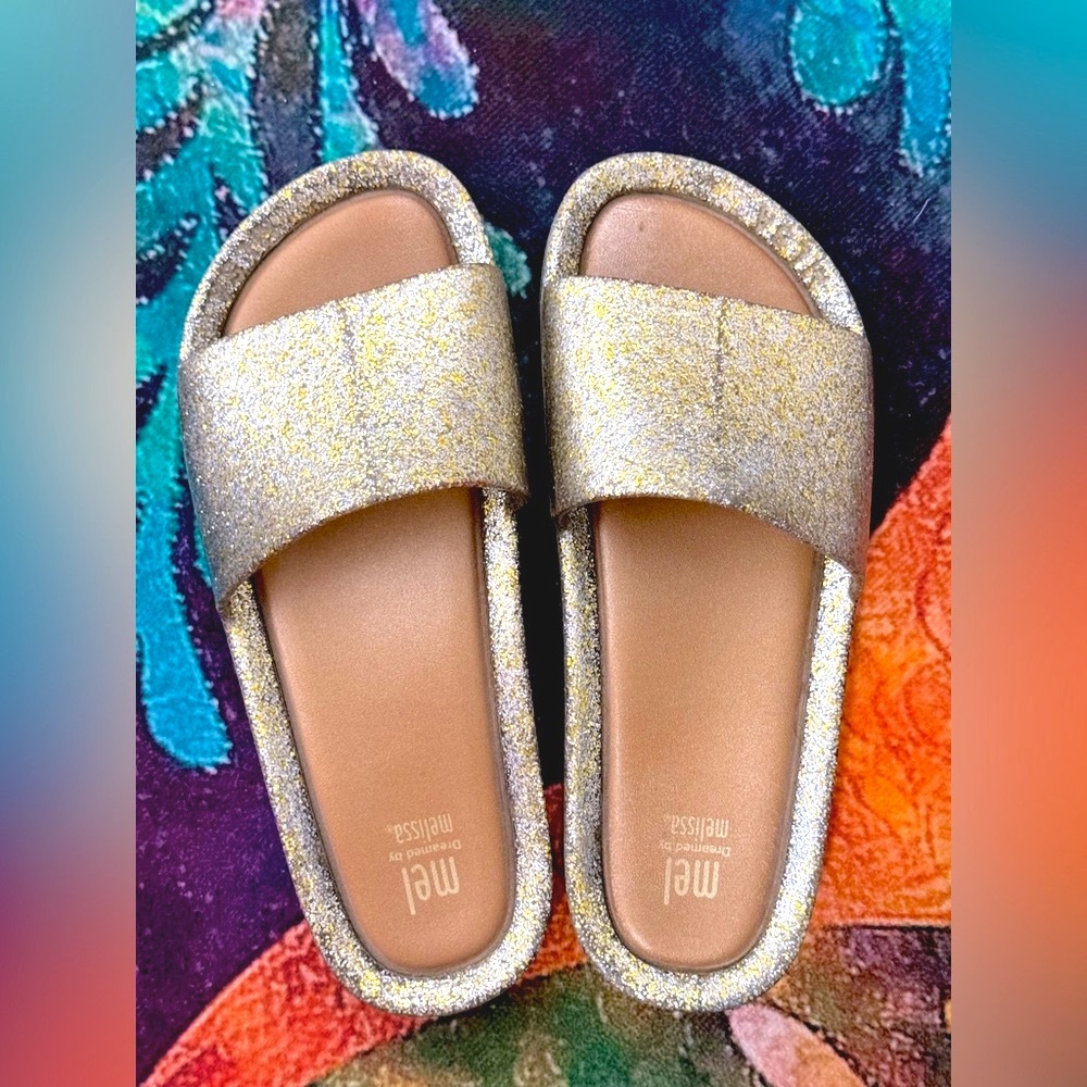 MEL dreamed by Melissa ~ Gold Glitter Beach Slides ~ Size 3